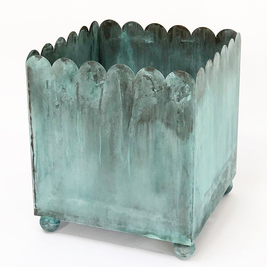 THE VERDIGRIS SCALLOPED PLANTER